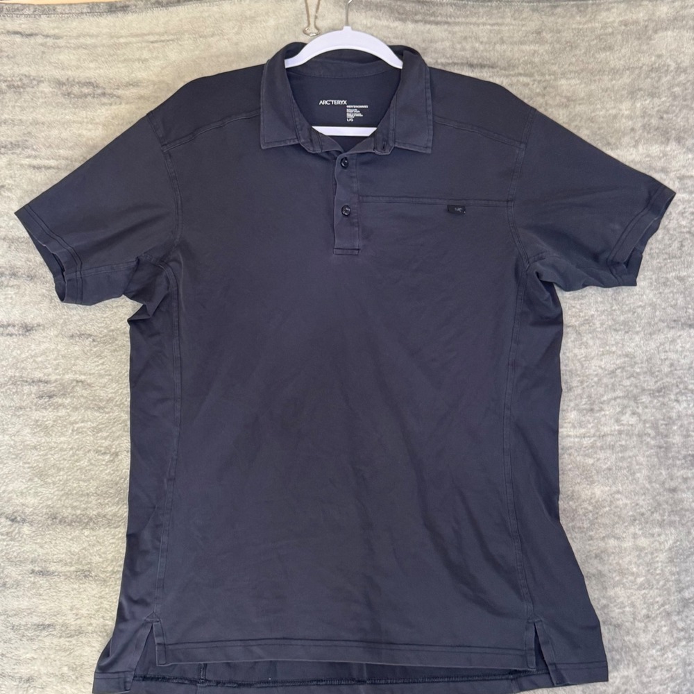 Arcteryx Captive Polo Shirt Mens Large Relaxed Fit Dark Navy Technical Stretch